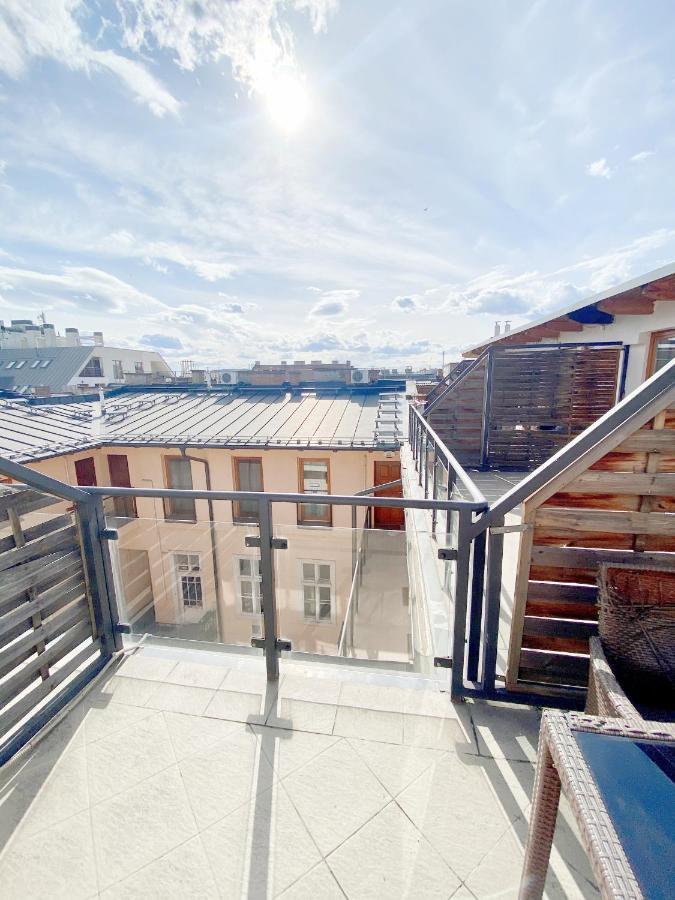 Loft With Rooftop And Free Parking In Garage Budapeşte Dış mekan fotoğraf